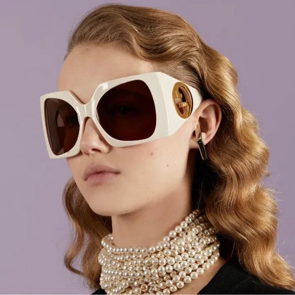 Gucci | Accessories | Gucci Cream And Brown Oversized  display picture 3